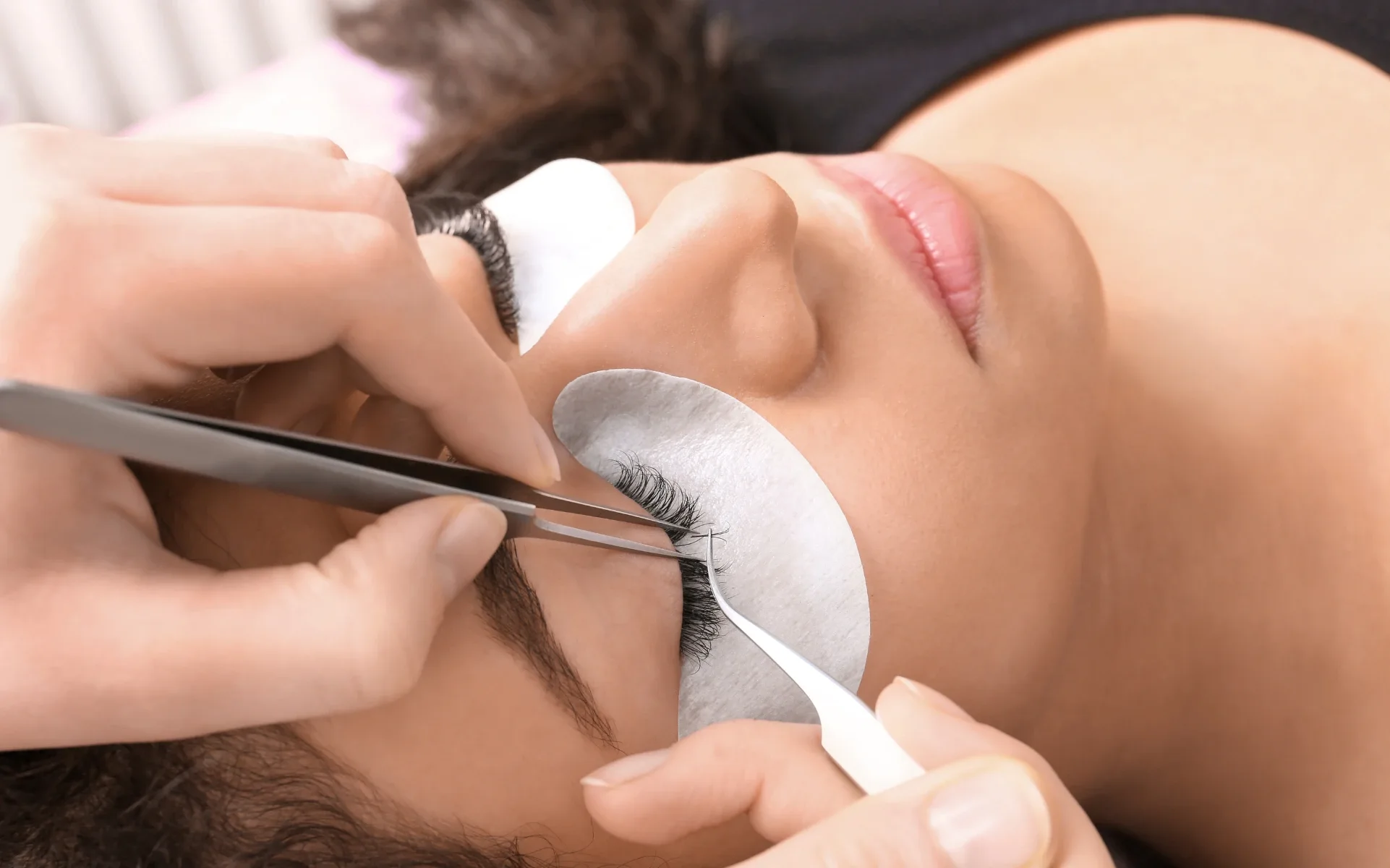 cluster lashes vs individual