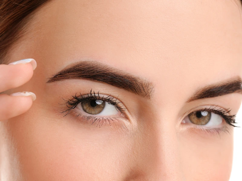 eyebrow threading treatment